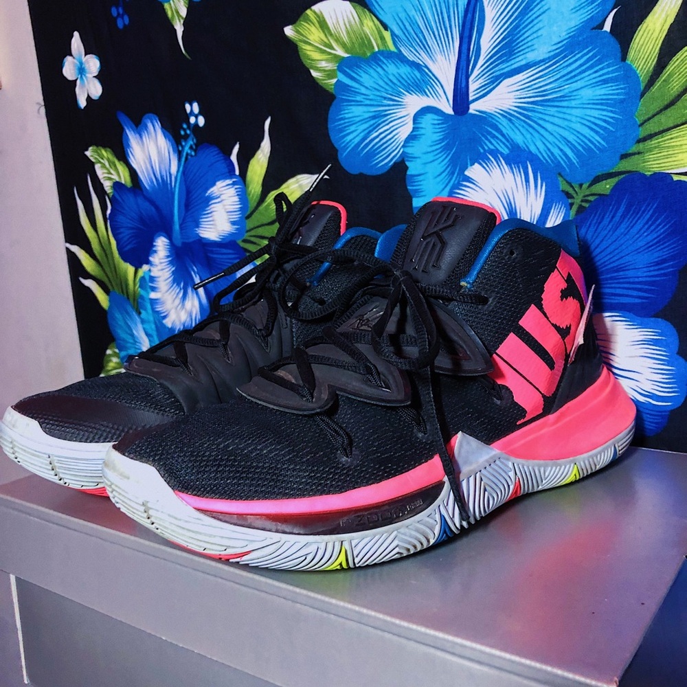 Kyrie 5 Black Pink Multi-Color